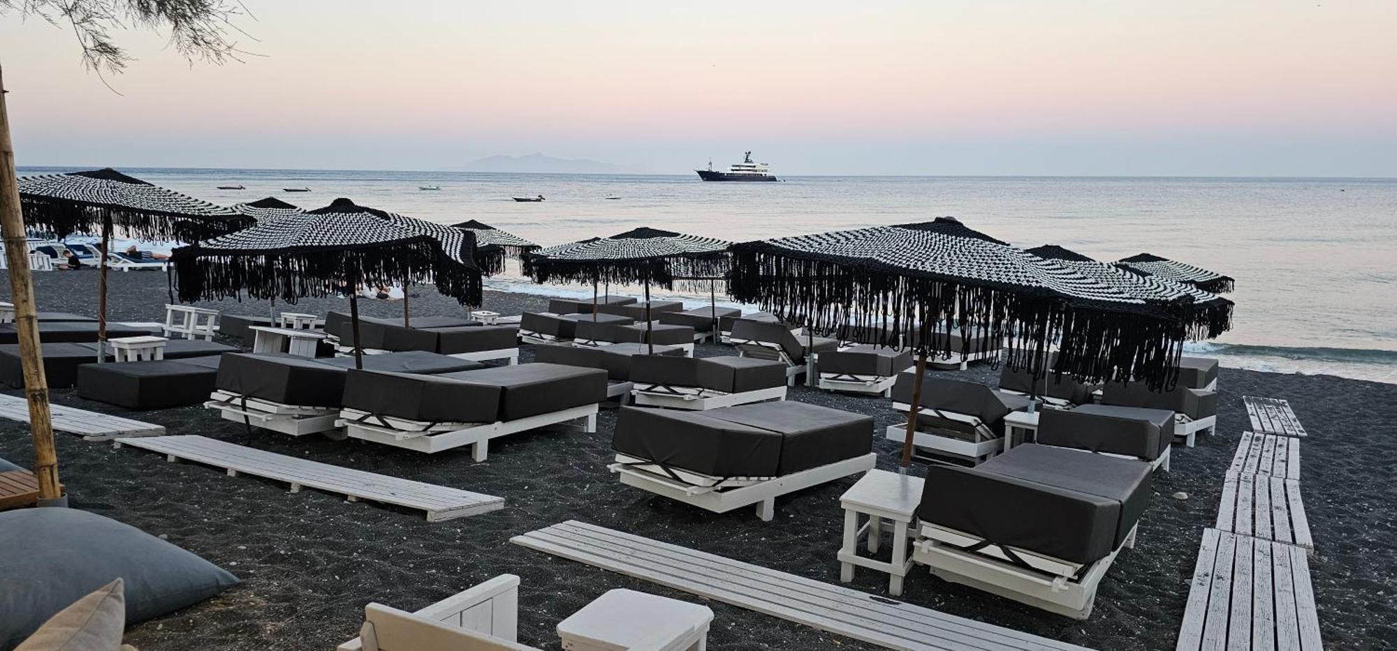 Pleasure Black Beach Perissa  Exterior photo